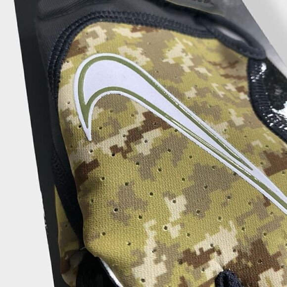 Nike Vapor Jet Football Gloves 6.0 Mens Salute To Service Camo size Medium New - Picture 3 of 11